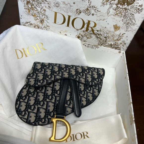 Authentic DIOR Saddle Oblique Belt Bag - Picture 2 of 16